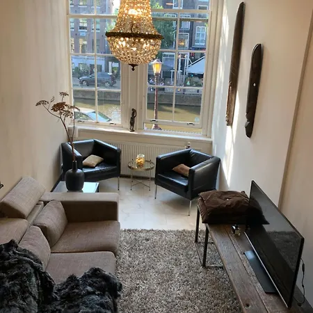 Unique Royal Basement Apartment *