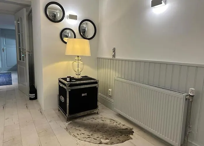 Unique Royal Basement אמסטרדם