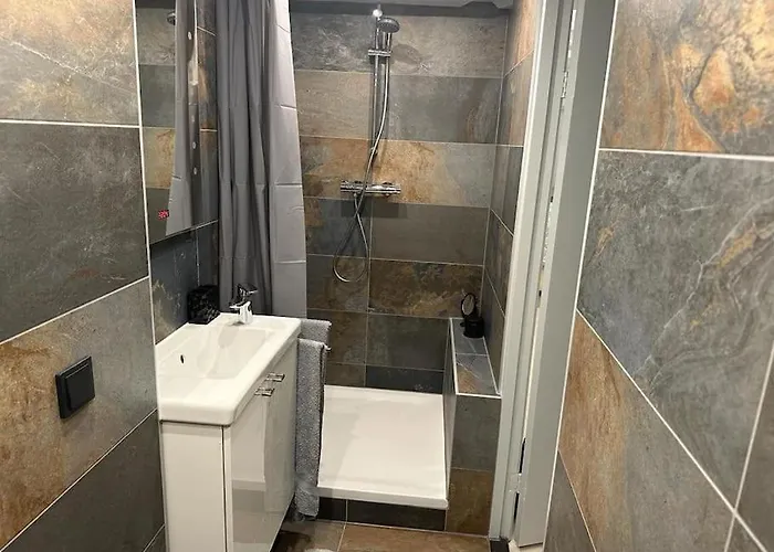 דירה Unique Royal Basement *