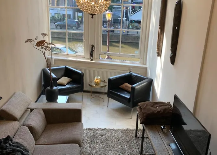 Unique Royal Basement דירה *