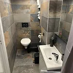 Unique Royal Basement Lejlighed *